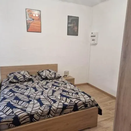 F1 Dans Maison Individuelle شقة *