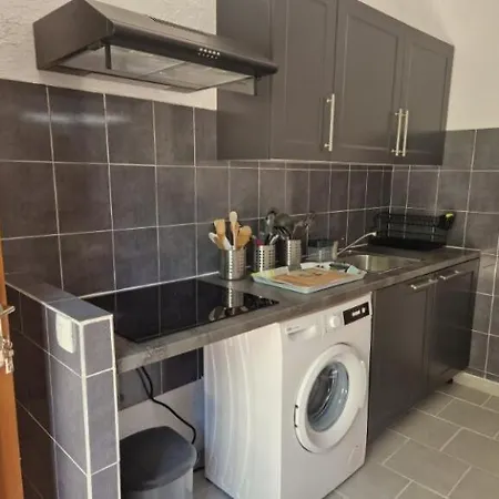 شقة F1 Dans Maison Individuelle