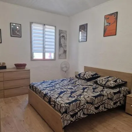 F1 Dans Maison Individuelle * كان